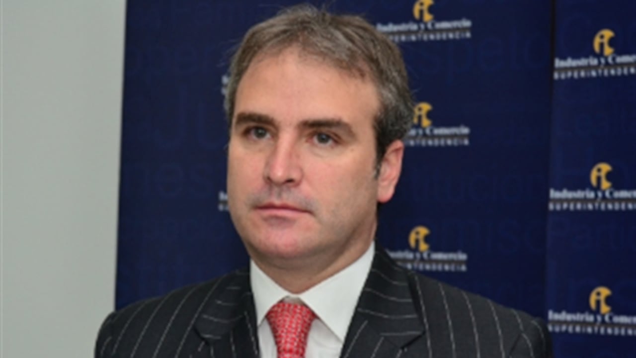 Pablo Felipe Robledo, Superintendente de Industria y Comercio.