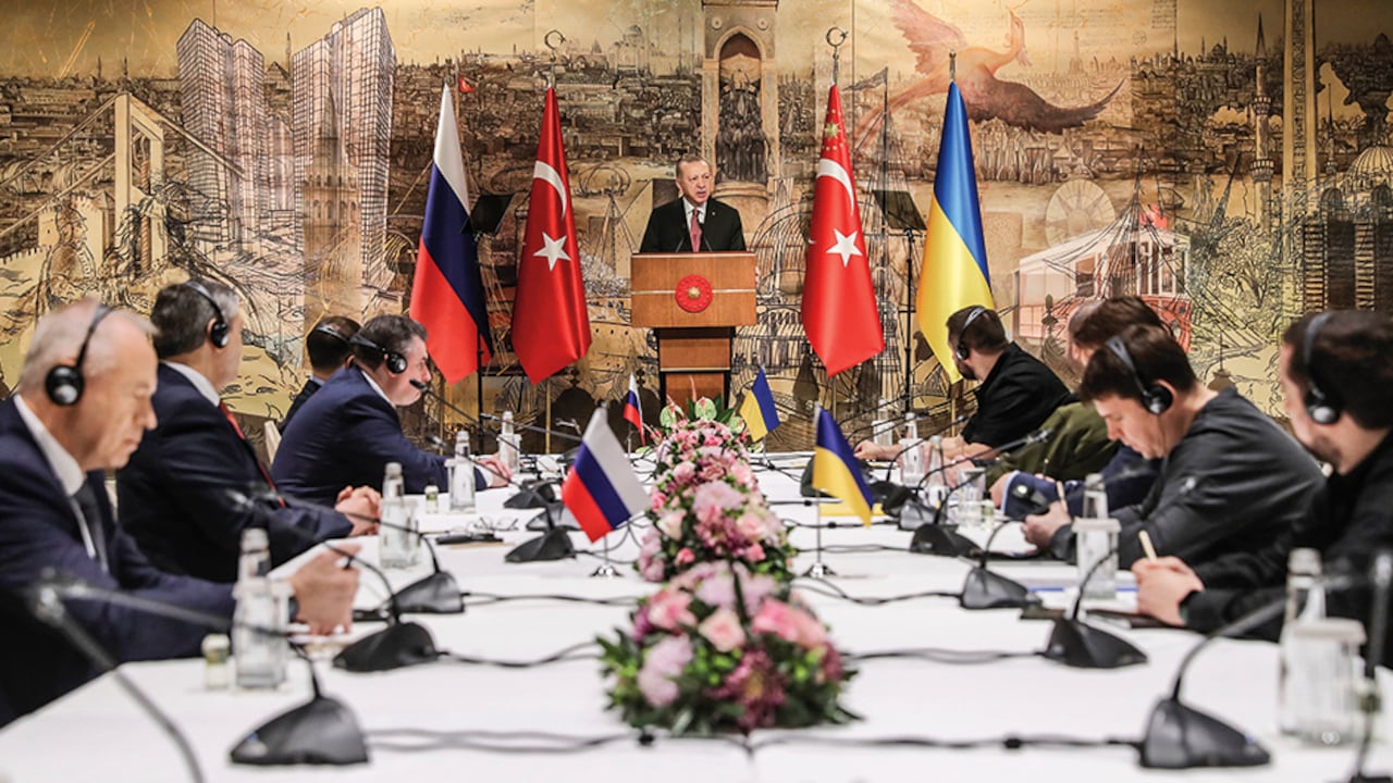 Canciller rudo Serguéi Lavrov dijo que tenía dudas sobre la voluntad de los dirigentes ucranianos de continuar las negociaciones.