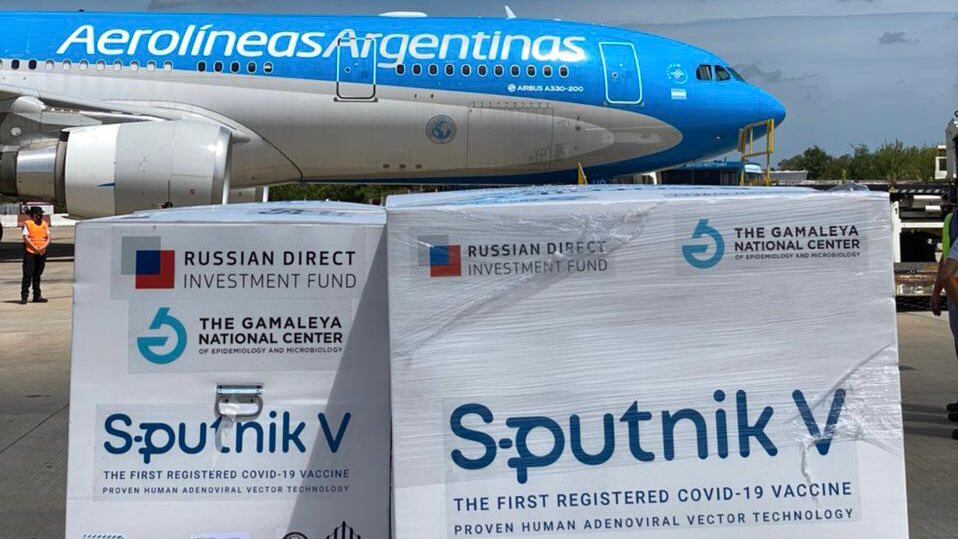 Argentina adquiere otros 5 millones de vacuna Sputnik V y aprueba su uso en mayores de 60 años