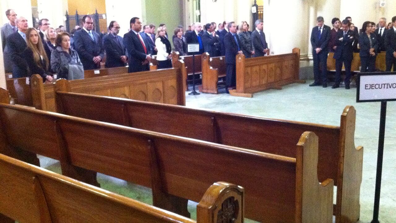 Este fue el panorama de las sillas vacías durante la misa.