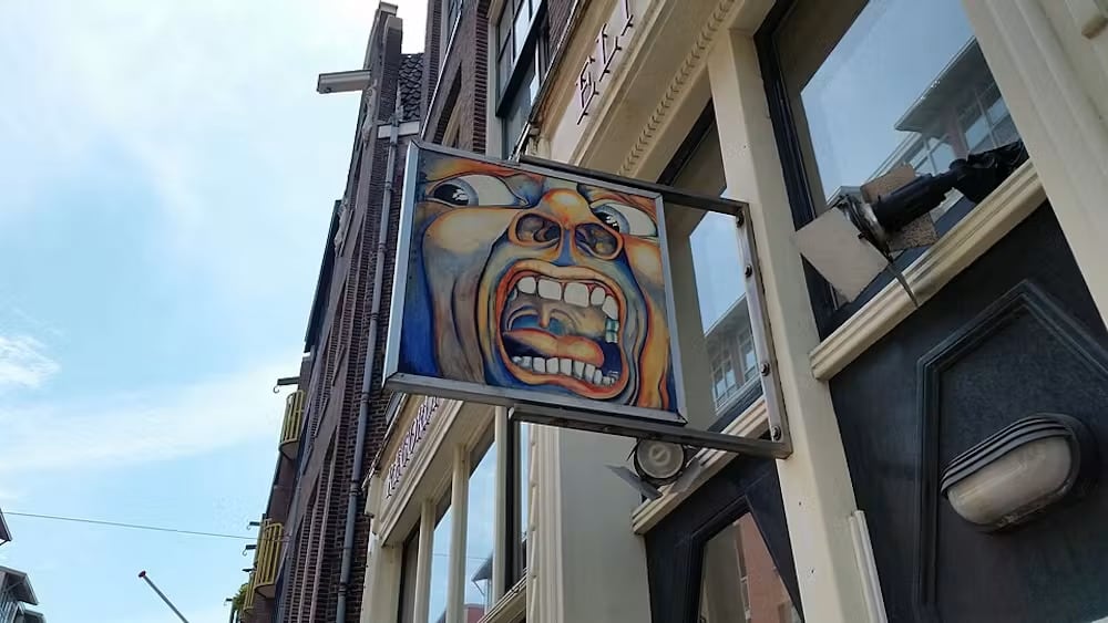 Imagen en la calle de la portada del Álbum In The Court Of The Crimson King de King Crimson. Ceescamel/Wikimedia Commons, CC BY-SA