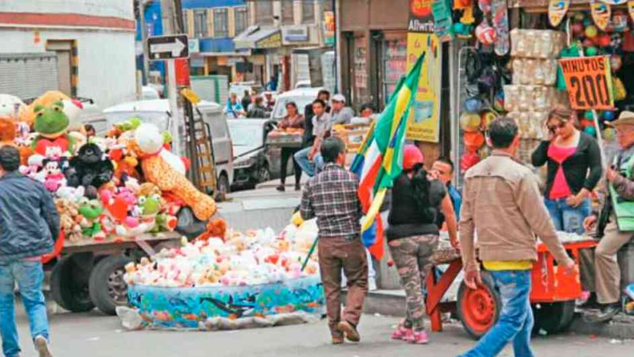 Según MinTrabajo en Colombia hay más de dos millones y medio de personas dedicadas a las ventas informales.