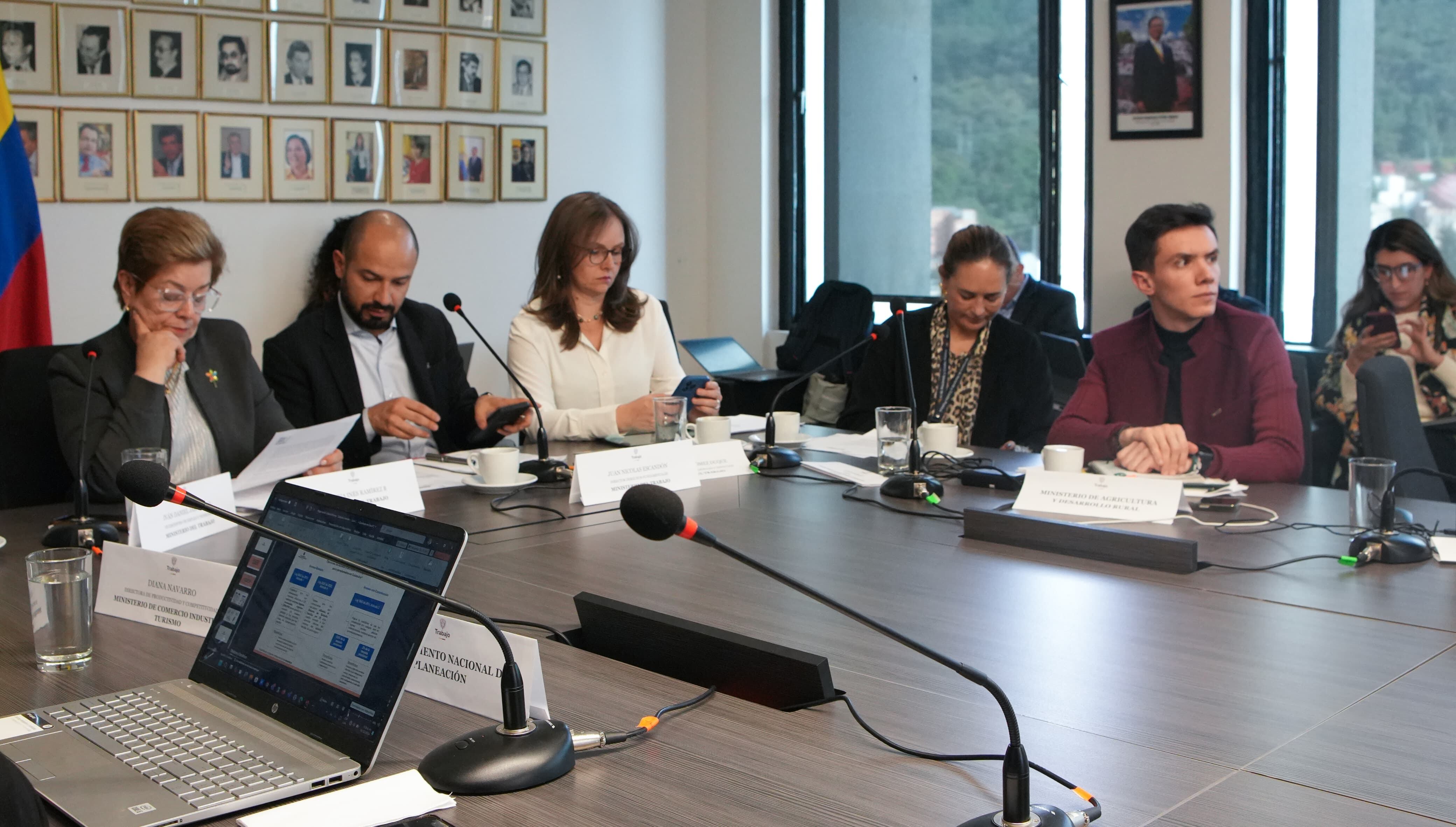 Negociación del salario mínimo 2025