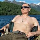 El palacio de Putin, con vista al mar Negro, costó 1.000 millones de dólares y es una especie de Versalles moderno, con helipuerto y pista de hockey.