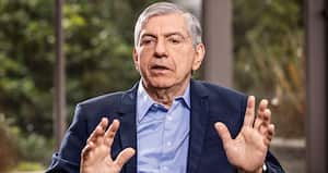 El expresidente César Gaviria, director del Partido Liberal, se ha convertido en un férreo crítico de la reforma tributaria que tramita el Gobierno nacional.