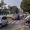 “Manifestantes se dispersan y se recupera la movilidad por la calle 72 entre carreras 11 y 13, en sentido Oriente - Occidente”, señaló la cuenta Bogotá Tránsito.