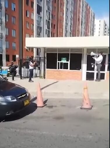 La empresa tiene una nueva estrategia para cobros con megáfono