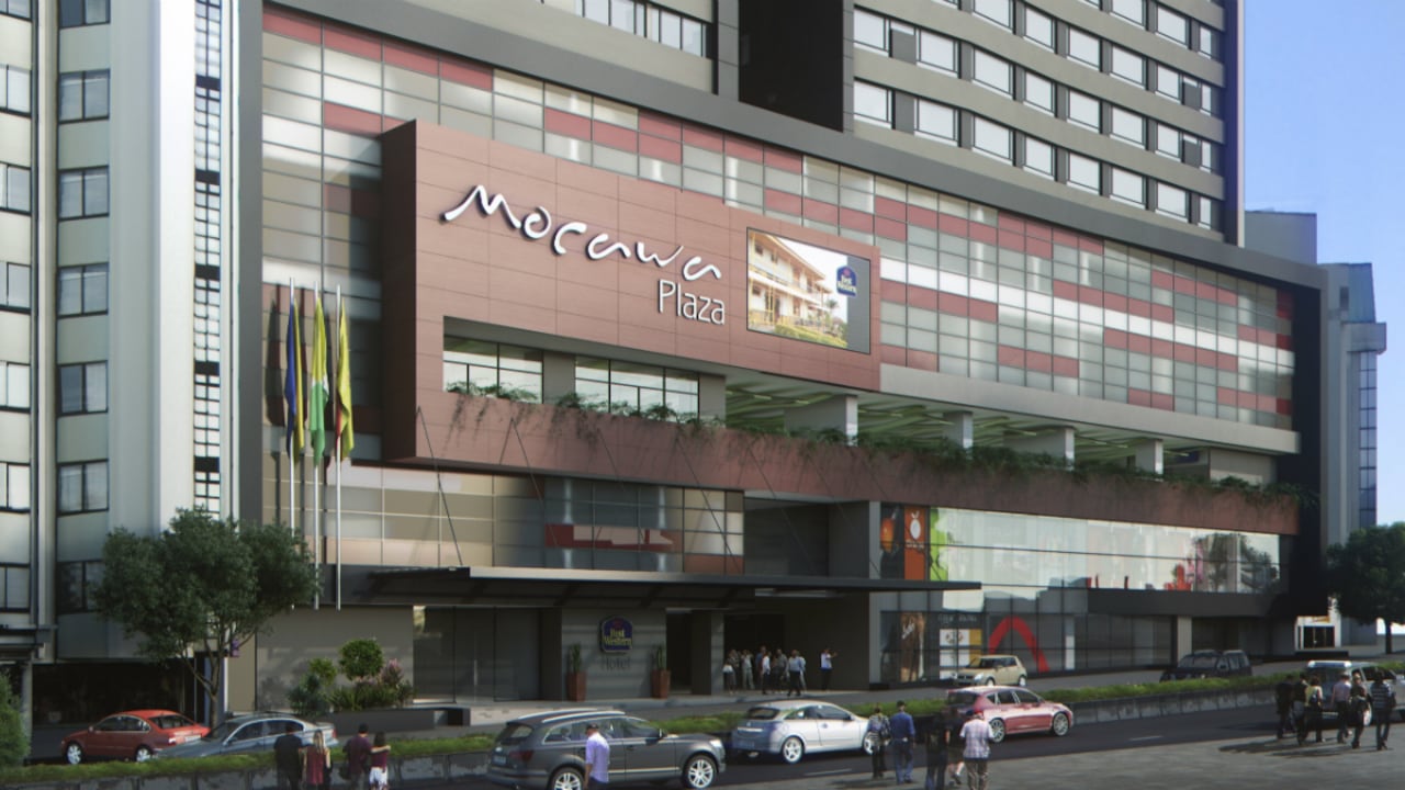 Mocawa Outlet Plaza está ubicado sobre el principal corredor comercial de Armenia: la Avenida Bolívar.