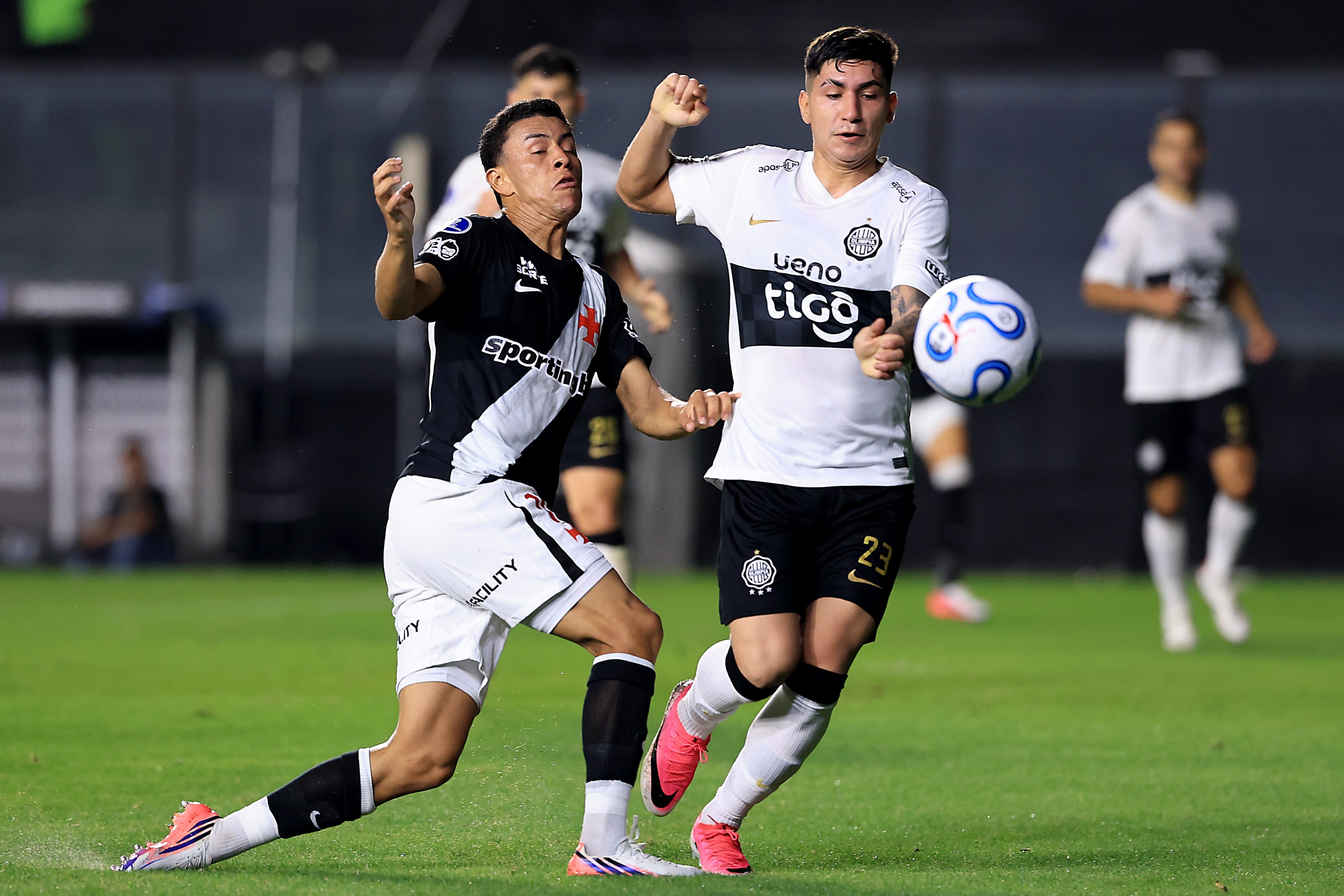 Vasco y Olimpia definieron un clasificado a cuartos de final