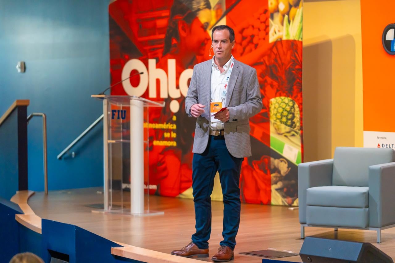 Para Antonio Monckeberg, CEO de Grupo Ohla, la clave está en utilizar la inteligencia artificial para mejorar la experiencia del consumidor sin perder autenticidad.