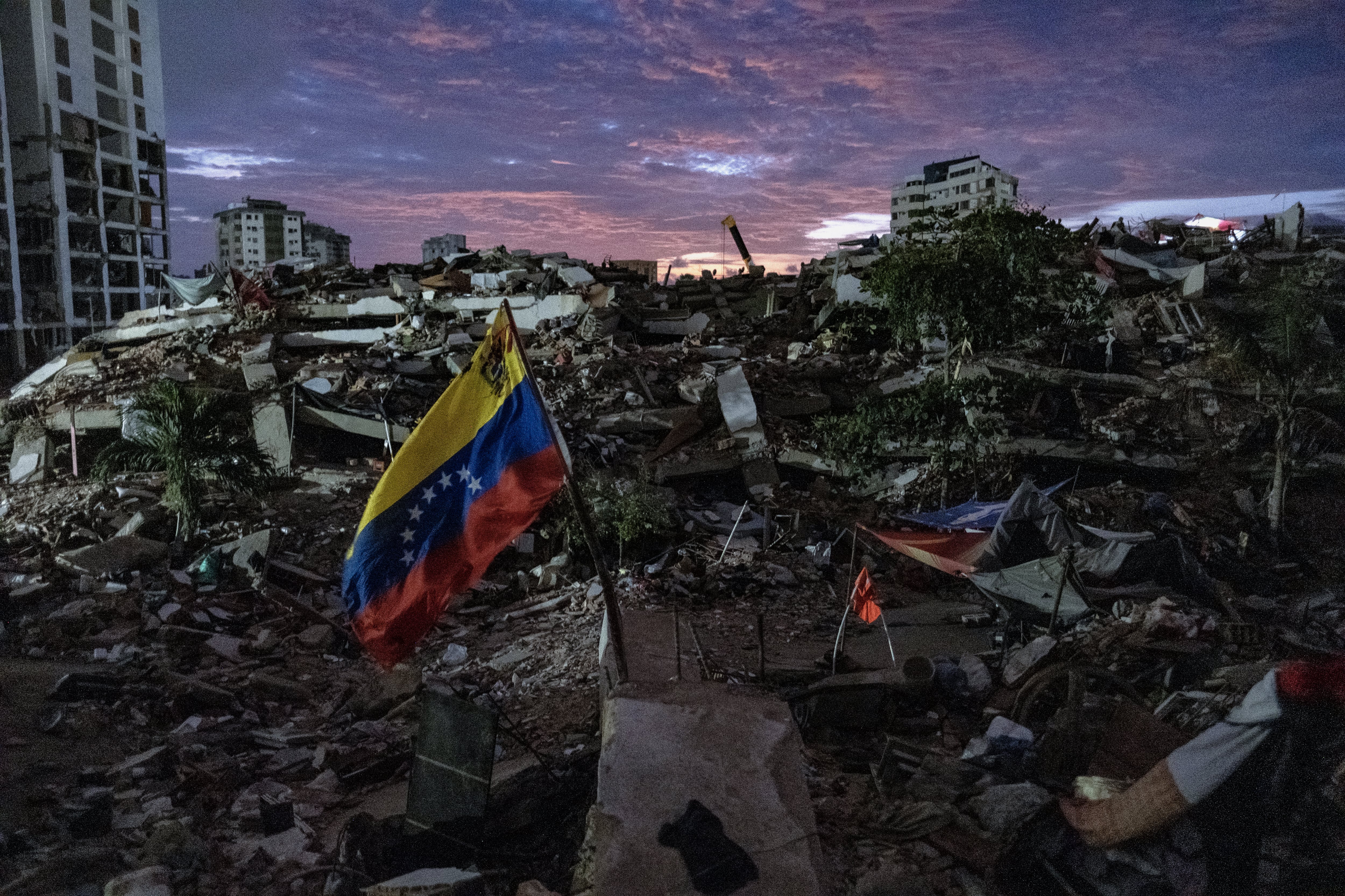 Escombros después de los 2 terremotos de Venezuela.