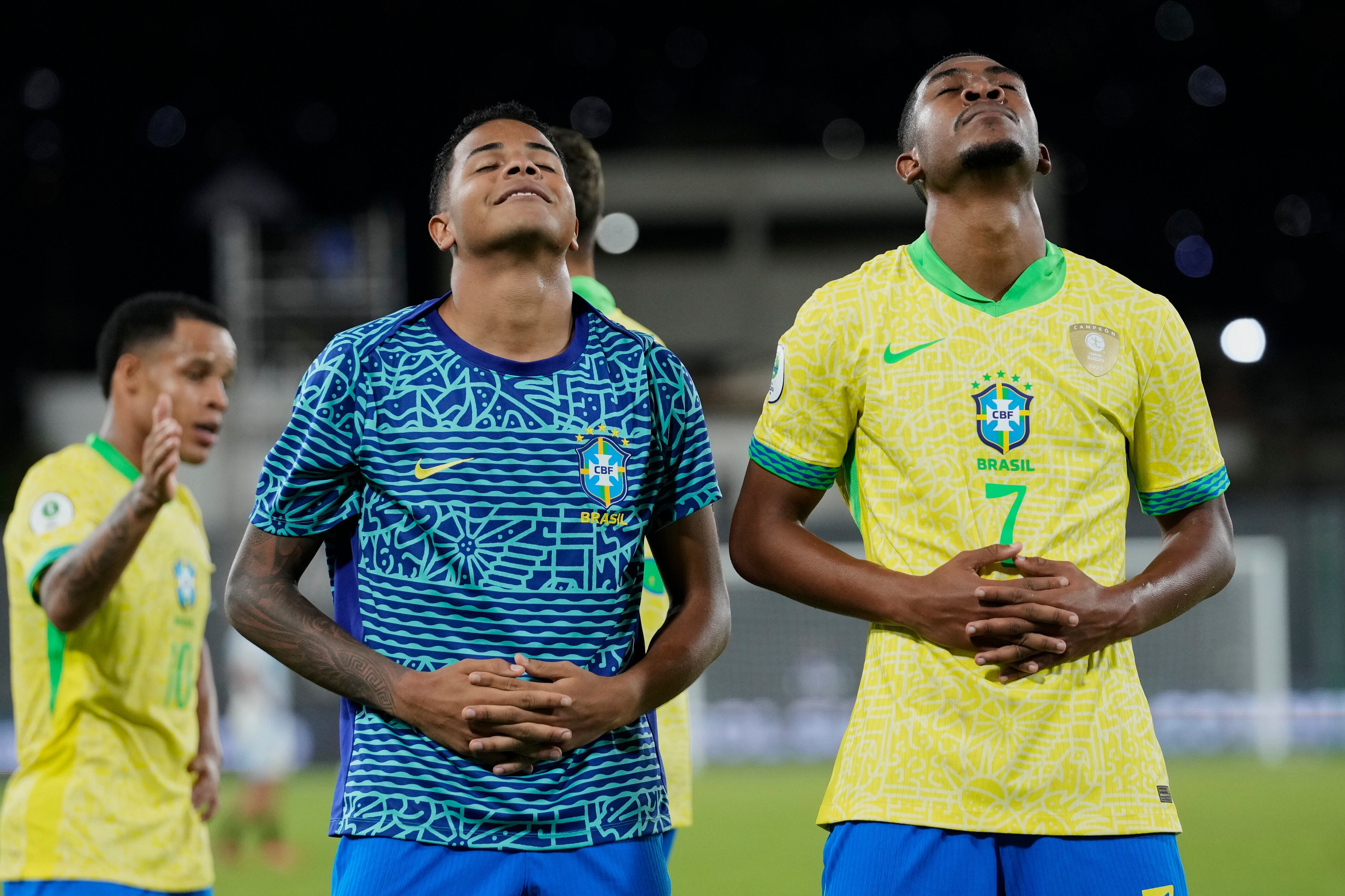 Brasil celebrando el empate contra argentina.