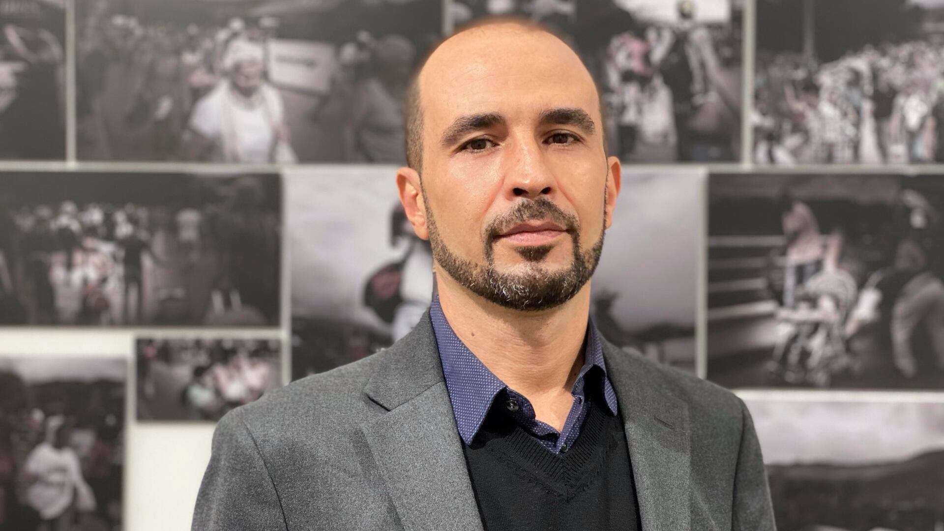 Alex Brahim, curador y director de proyectos culturales, dirige la Fundación El Pilar en Cúcuta.