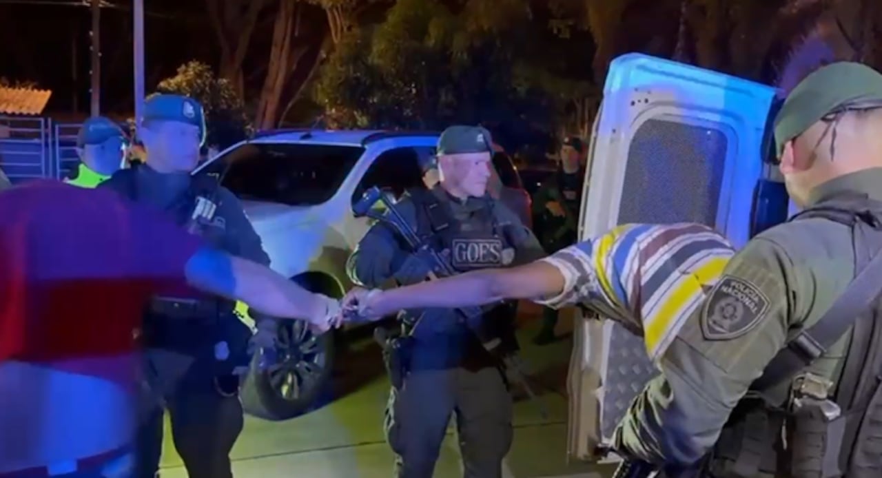 La Fiscalía presentó a los capturados por el asesinato de guardianes del Inpec, ante un juez de control de garantías y pedirán una medida de aseguramiento.