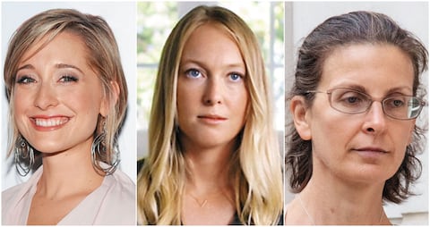 Allison Mack, India Oxenberg y Clare Bronfman: tres de las famosas que terminaron metidas en Nexivm. La segunda es una víctima.