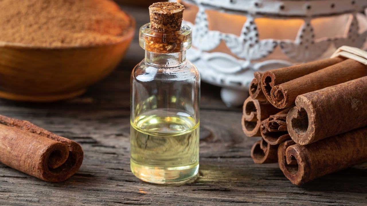 La canela tiene efectos aromatizantes.