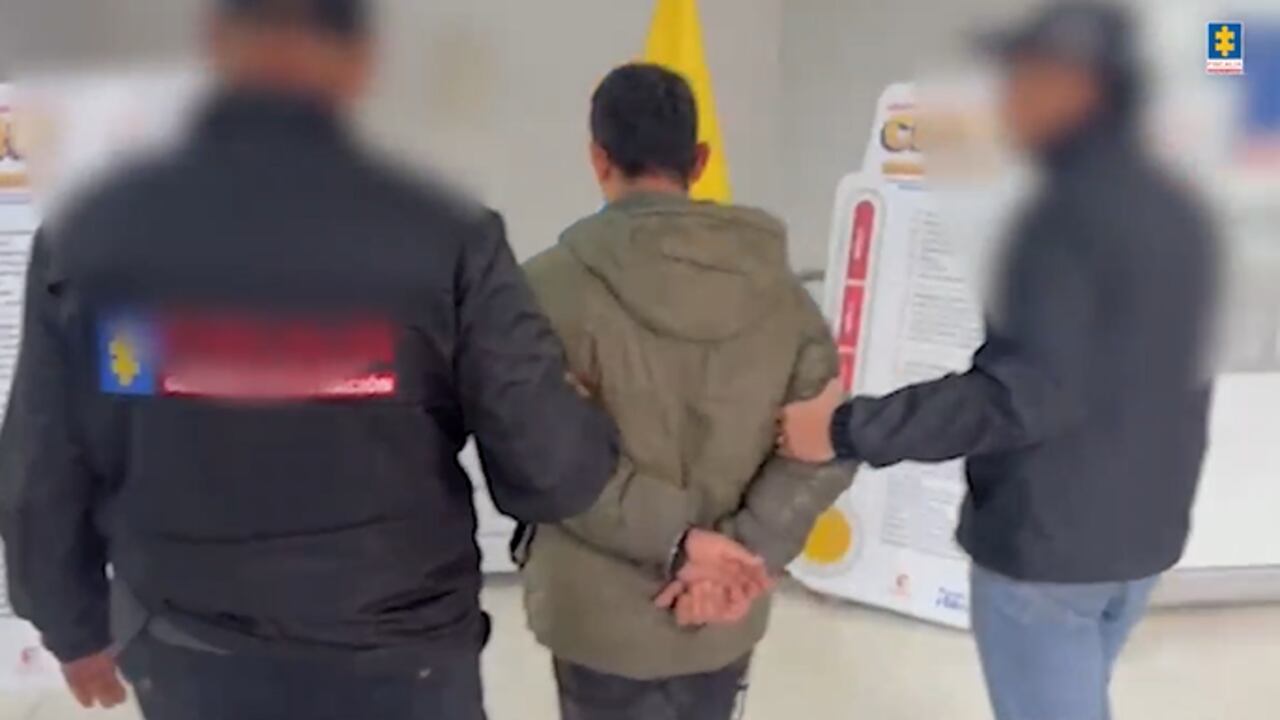 La Fiscalía logró capturar al señalado abusador y ante un juez le imputaron cargos. Lo enviaron a la cárcel.