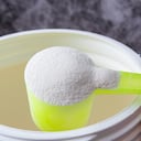 Bicarbonato de sodio para eliminar la grasa de la cocina.