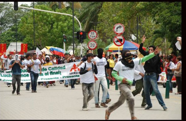 En Montería, la comunidad estudiantil salió a las principales calles. Las protestas transcurrieron de manera tranquila y contaron con el acompañamiento de la fuerza pública.