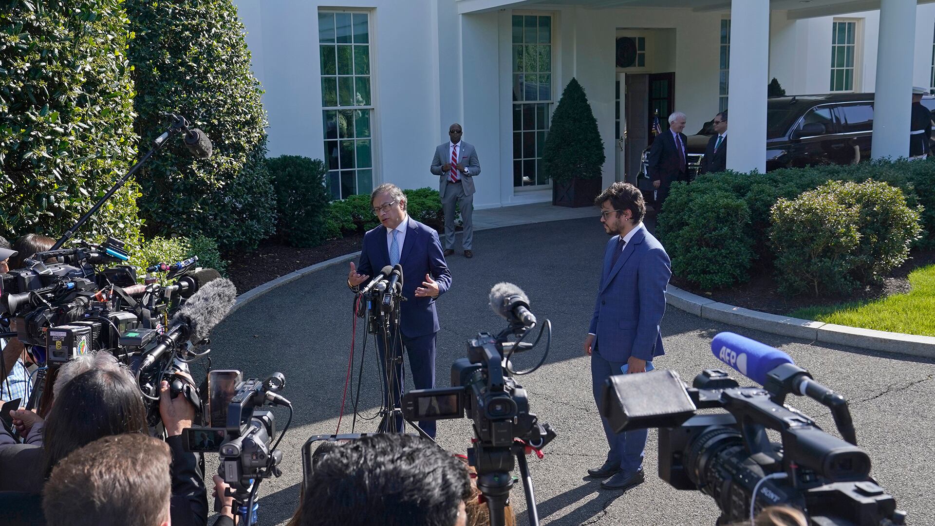 Gustavo Petro Casa Blanca