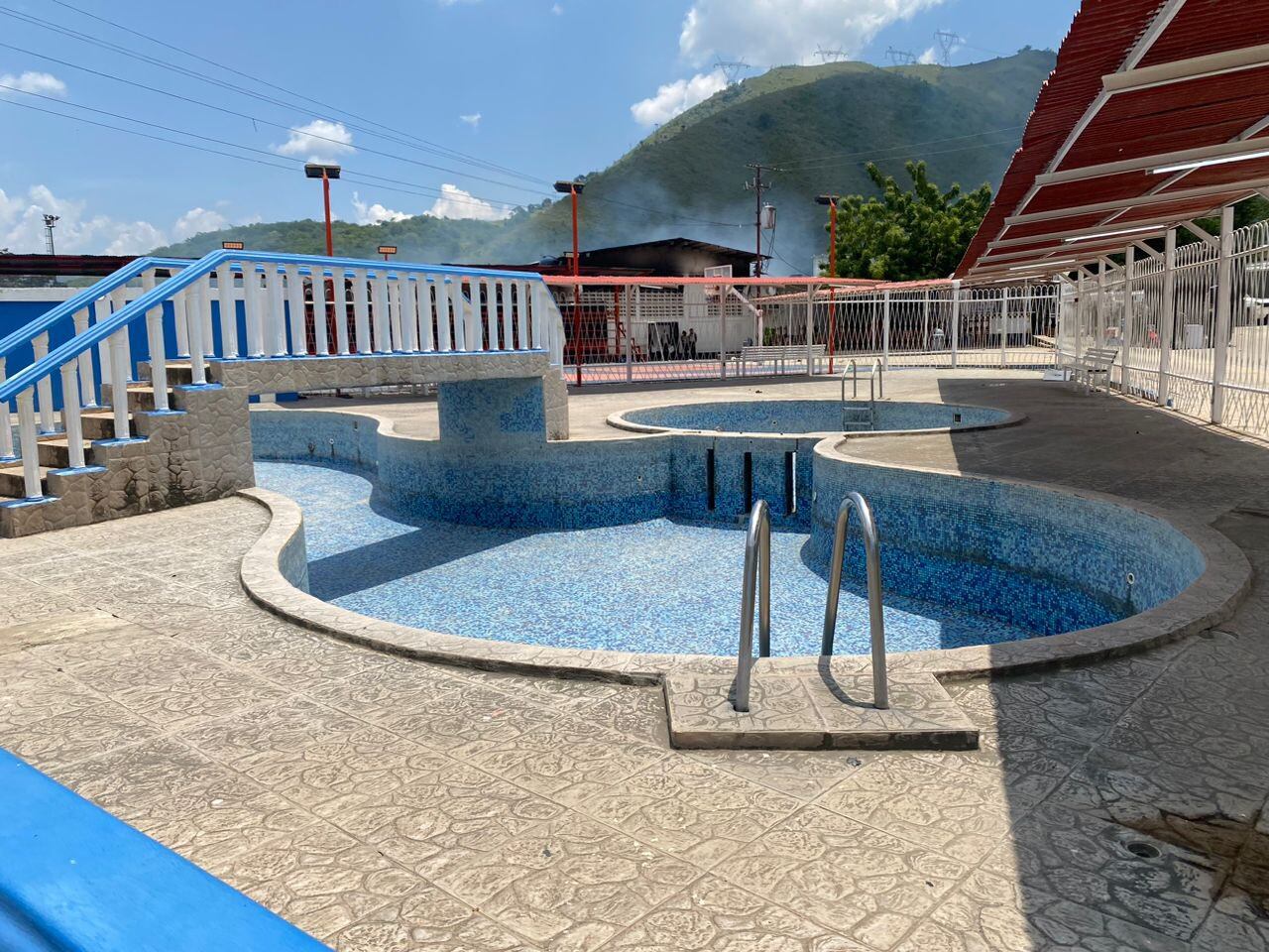 Piscina en la cárcel Tocorón en Venezuela.