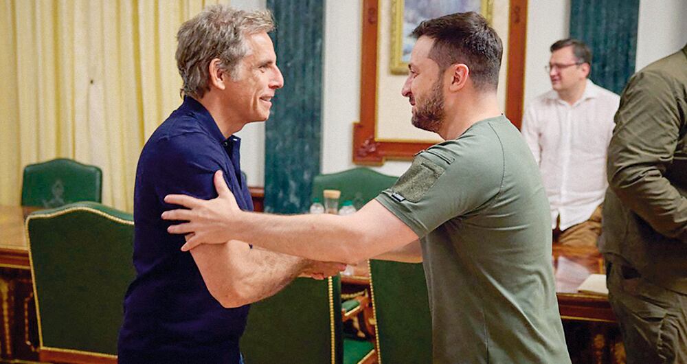 El actor Ben Stiller visitó Ucrania y conversó con el presidente Volodimir Zelenski. 