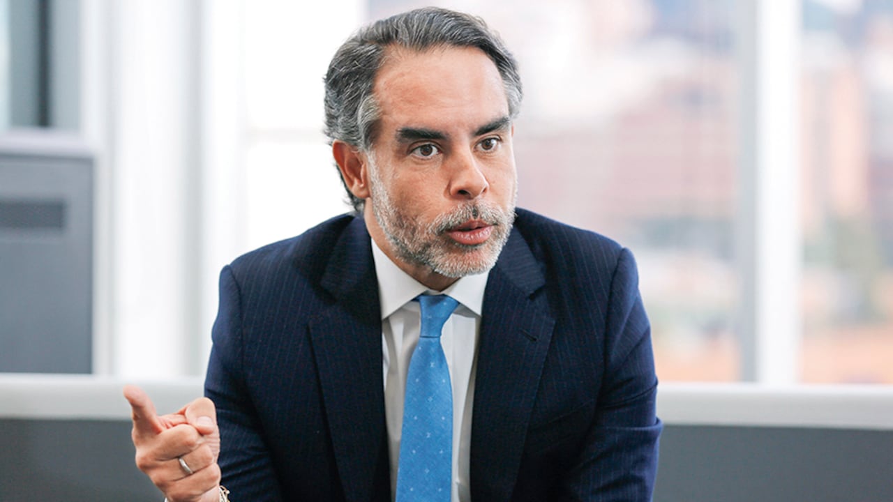 Armando Benedetti busca mejorar las relaciones entre la Casa de Nariño y el Legislativo.