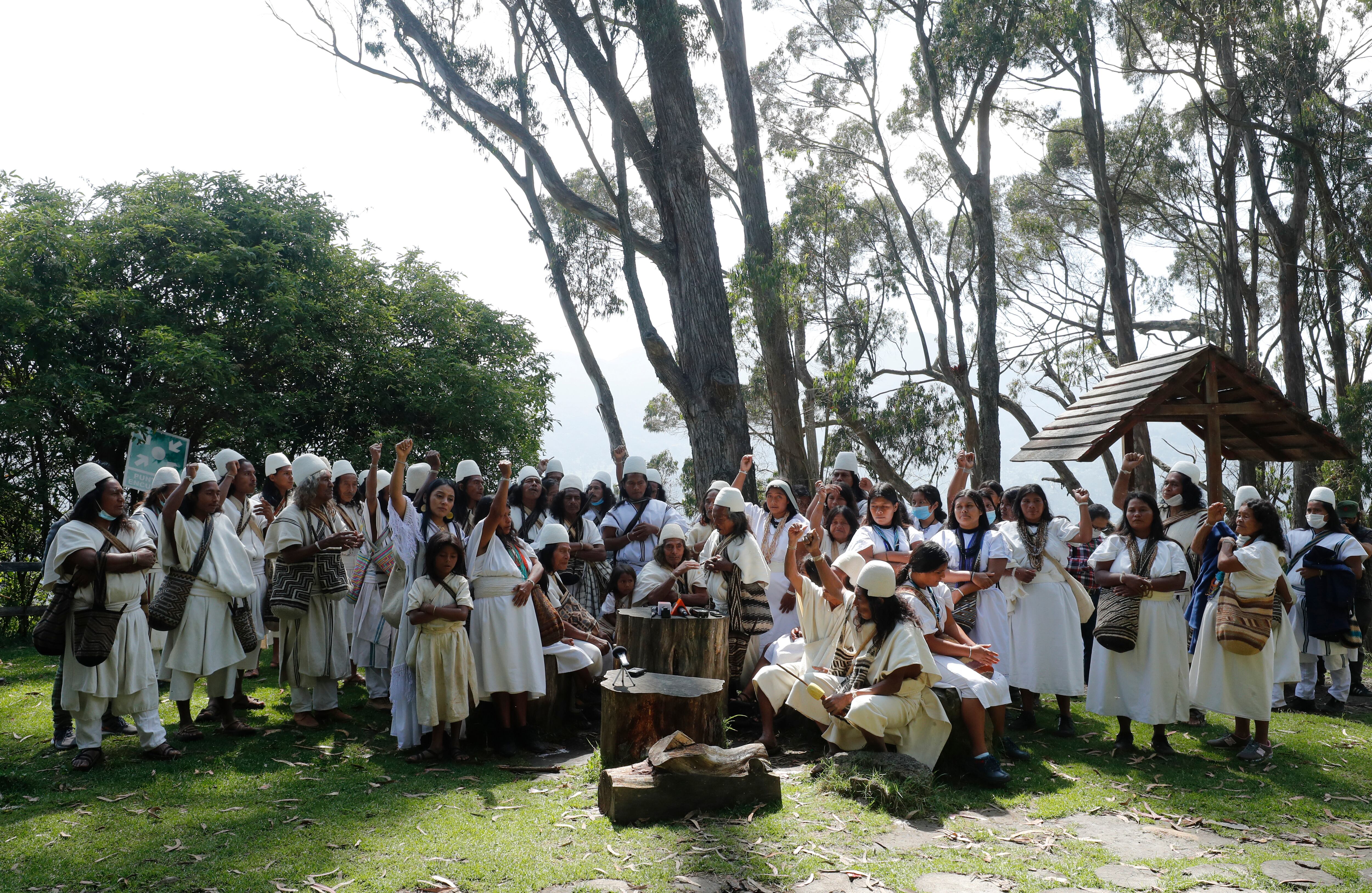 Indigenas Arhuacos en el Cerro de Monserrate