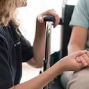 Este proceso puede notarse frente a las funciones para realizar algunas actividades diarias como pagar las cuentas, manejar el carro, seguir recetas de cocina e incluso cumplir con la toma diaria de medicamentos.