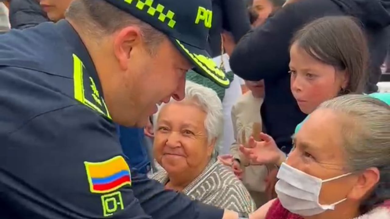 El director de la Policía, general Carlos Triana, participó de la reinauguración de parque que se recuperó en Ciudad Bolívar.