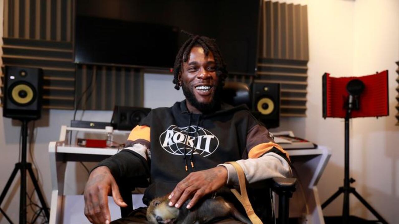 Burna Boy, el cantante que estará el la final de la Champions.