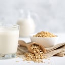 La leche de avena le ofrece diversos beneficios al organismo.