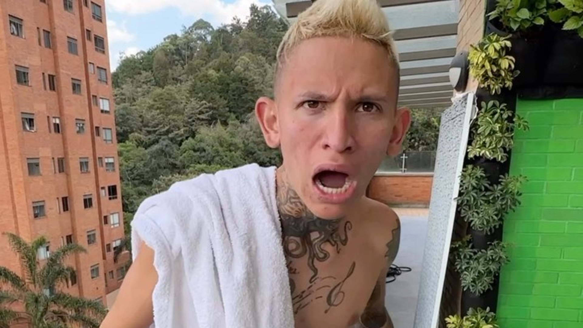 El influencer le puso un ultimátum a su contratista. Foto: Instagram @La_liendraa.