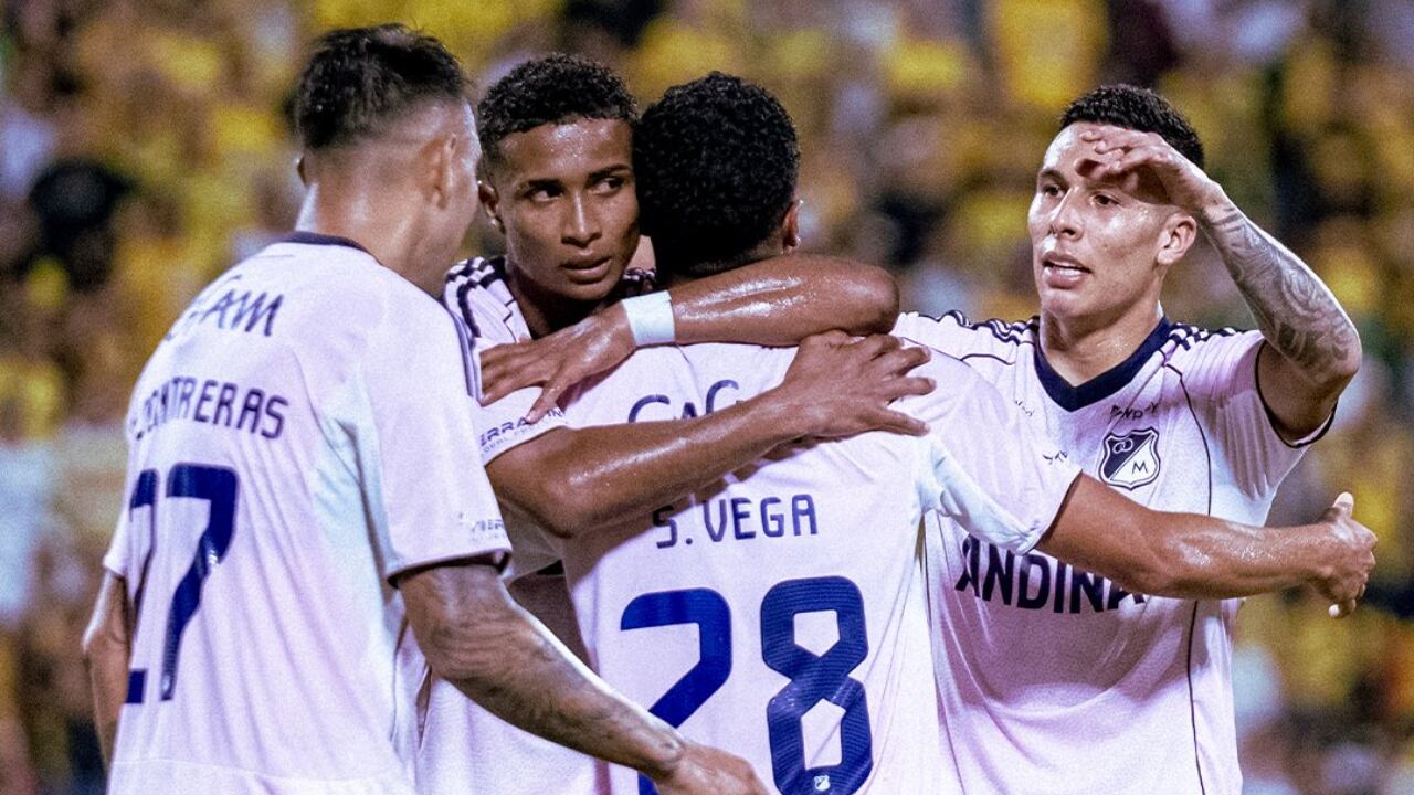 Parte del plantel de Millonarios en 2026