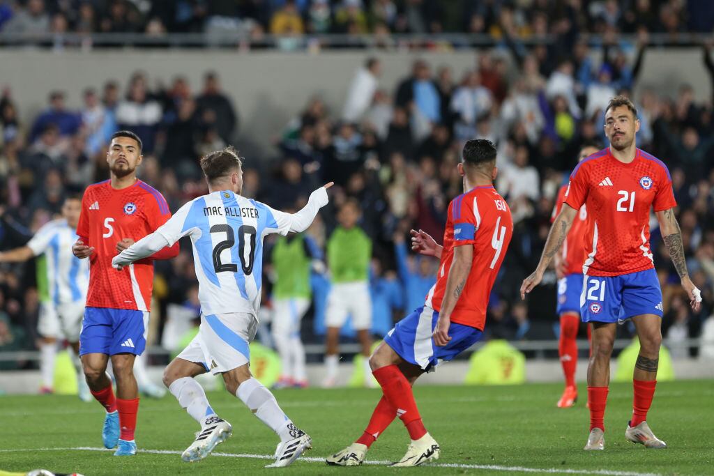 BUENOS AIRES, ARGENTINA - SEPTEMBER 05: Alexis Mac Allister of Argentina celebrates after scoring the team's first goal during the FIFA World Cup 2026 Qualifier match between Argentina and Chile at Estadio Más Monumental Antonio Vespucio Liberti on September 05, 2024 in Buenos Aires, Argentina. (Photo by Daniel Jayo/Getty Images)