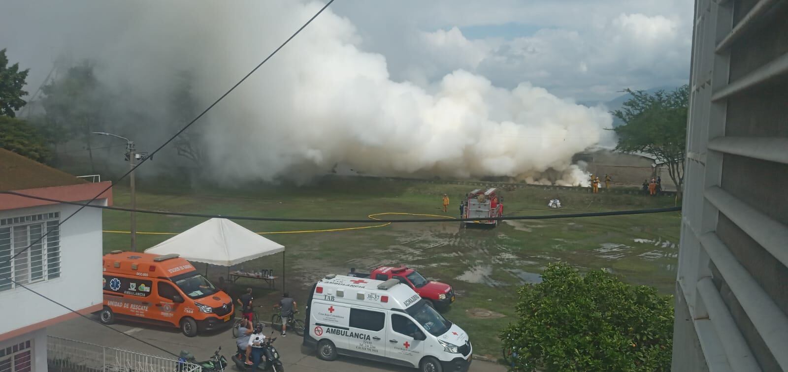 La nube de humo se esparció por diferentes sectores de la ciudad.