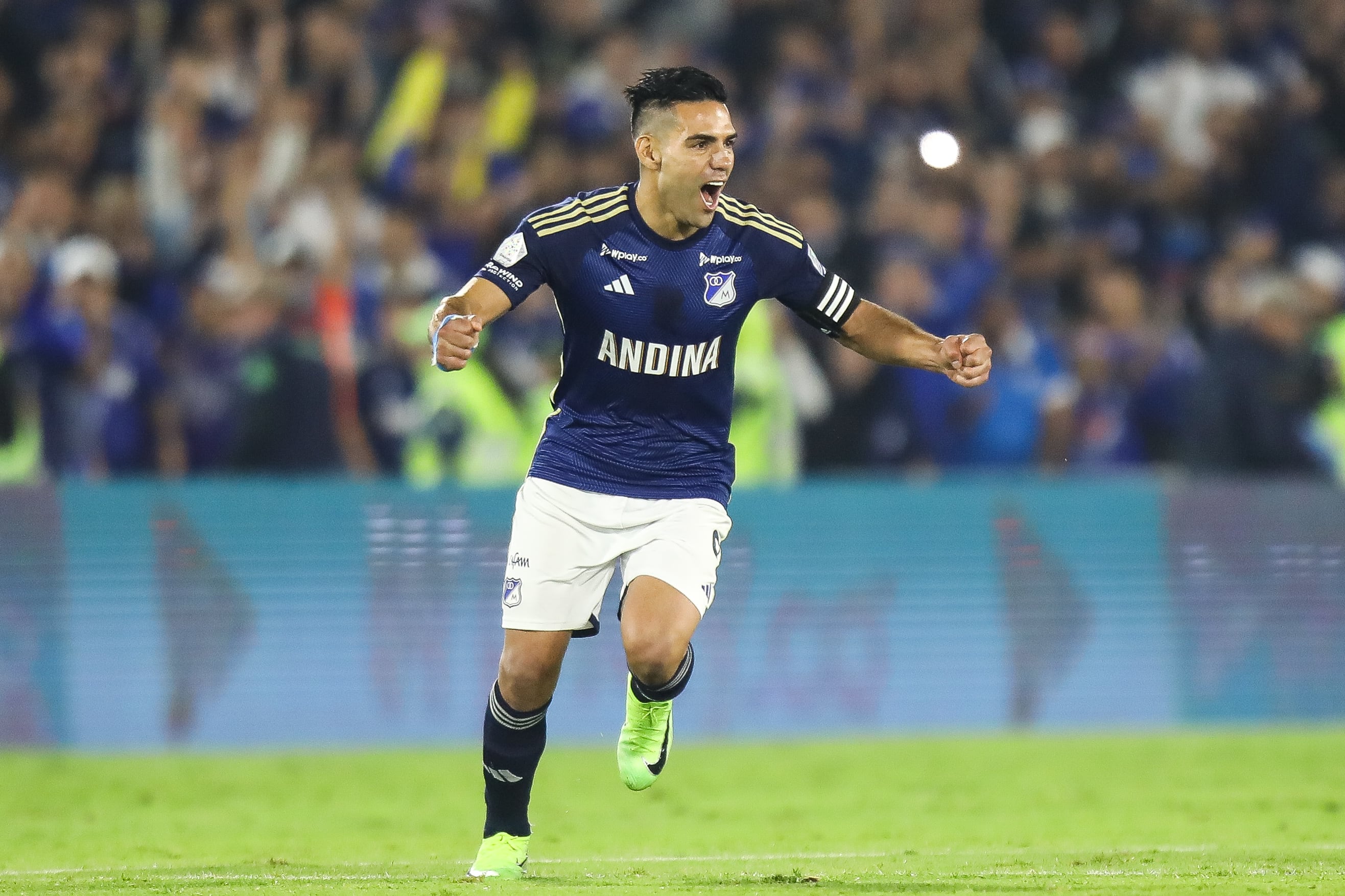 Millonarios enfrenta a Independiente Santa Fe, por encuentro válido de la Liga BetPlay II 2024 de la fecha 5 de cuadrangulares del grupo A, en el estadio Nemesio Camacho El Campin.