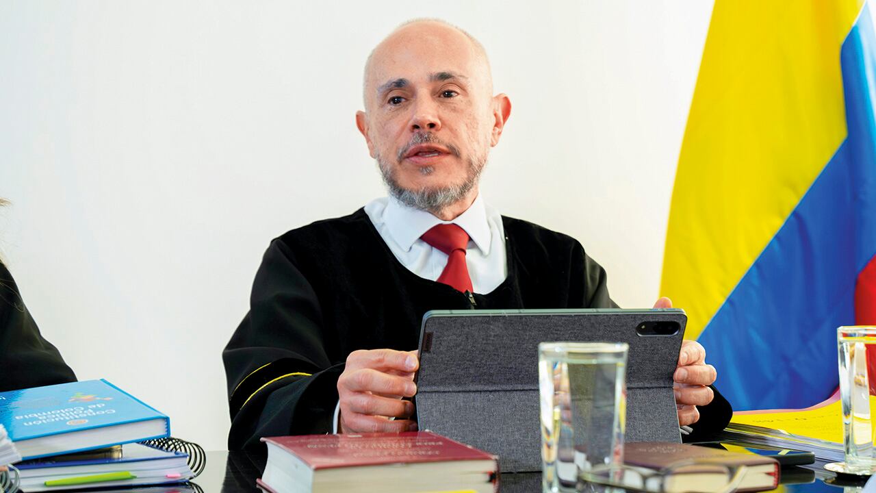  El magistrado Marco Antonio Rueda lleva la investigación por la presunta repartija de contratos en el Invías a congresistas a cambio de sus votos.