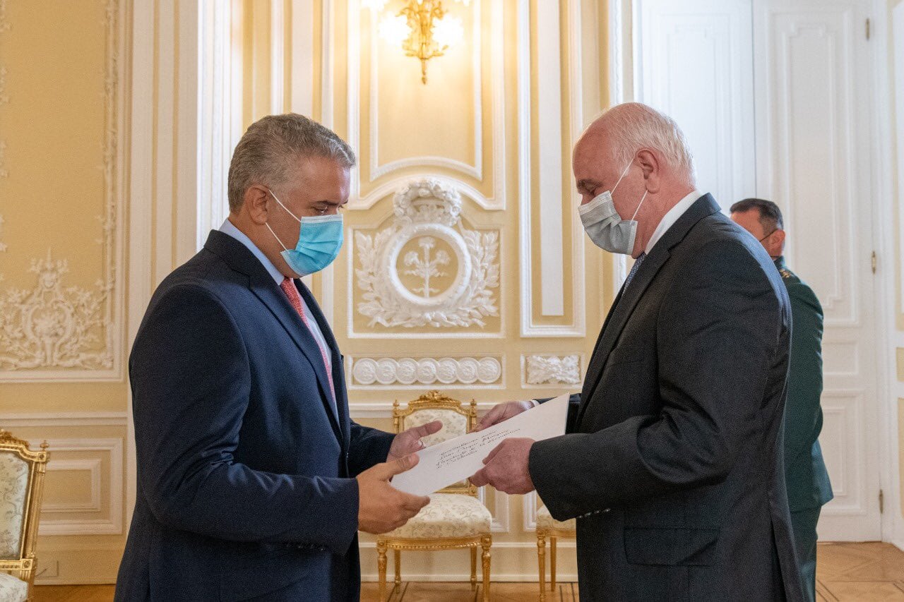 El presidente Iván Duque recibió las cartas credenciales del nuevo embajador de Cuba en Colombia Javier Caamaño.