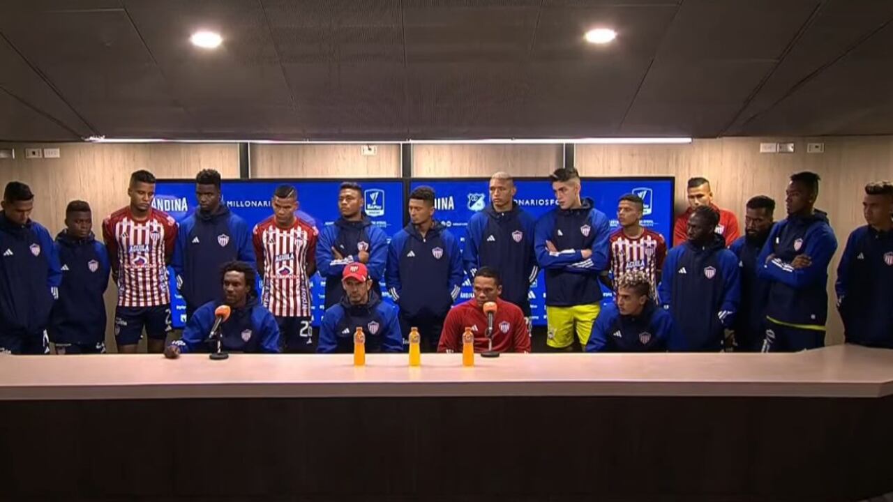 Todo el plantel del Junior hizo presencia en la rueda de prensa