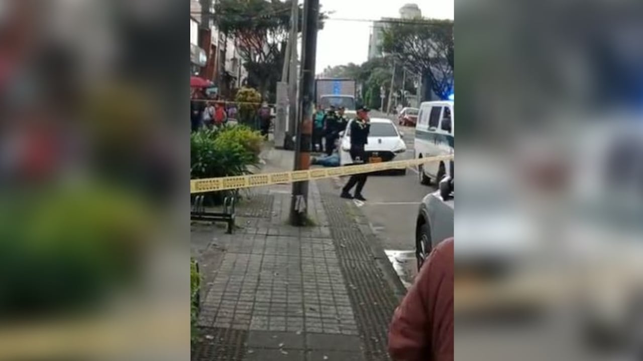 Una persona fue dada de baja en medio de un tiroteo en Bogotá luego de que intentará robarle el celular a otra persona