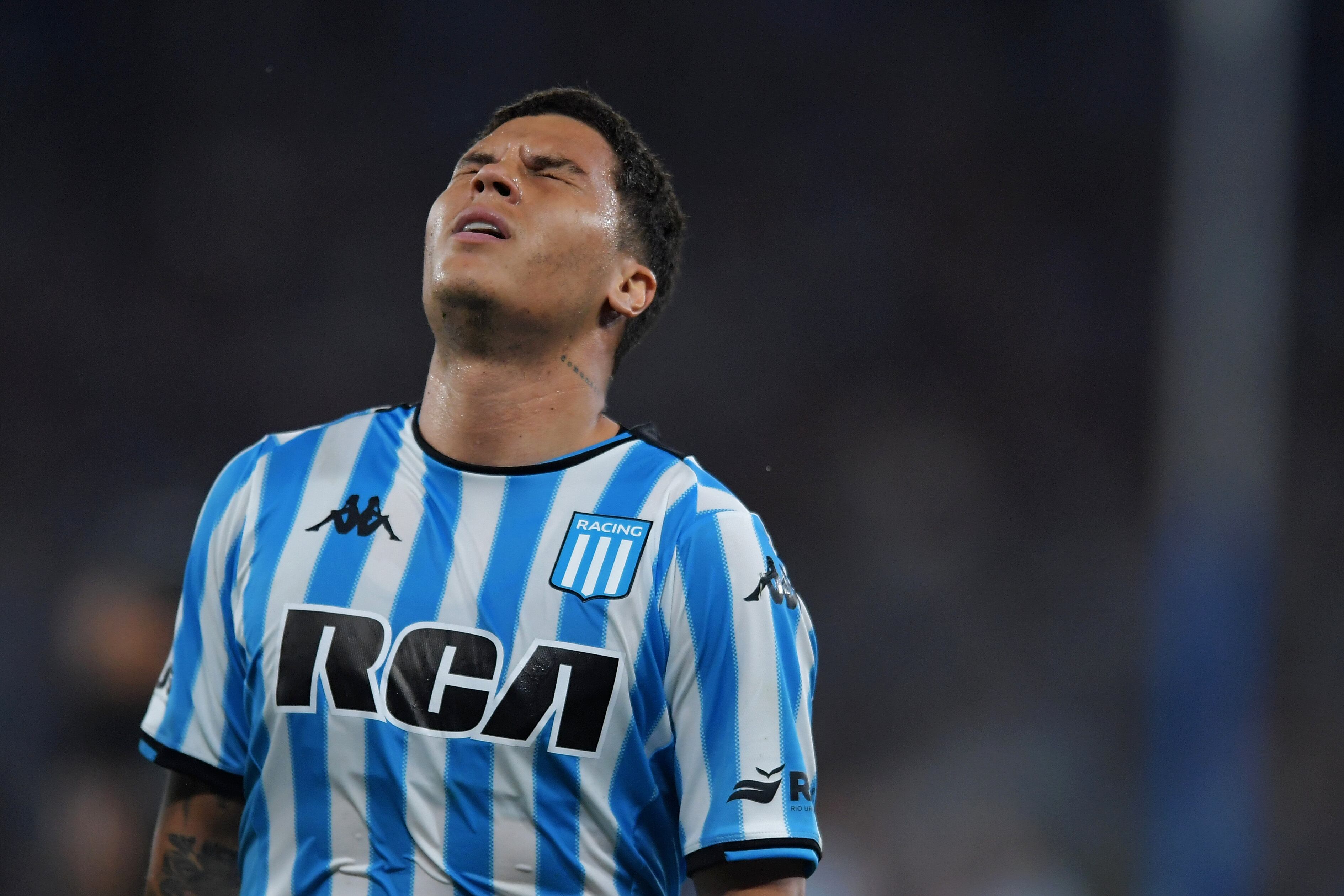 AVELLANEDA, ARGENTINA - OCTOBER 31: Juan Fernando Quintero of Racing Club celebrates after scoring the team's first goal via penalty during the Copa CONMEBOL Sudamericana 2024 Semifinal second leg match between Racing Club and Corinthians  at Presidente Peron Stadium on October 31, 2024 in Avellaneda, Argentina. (Photo by Marcelo Endelli/Getty Images)