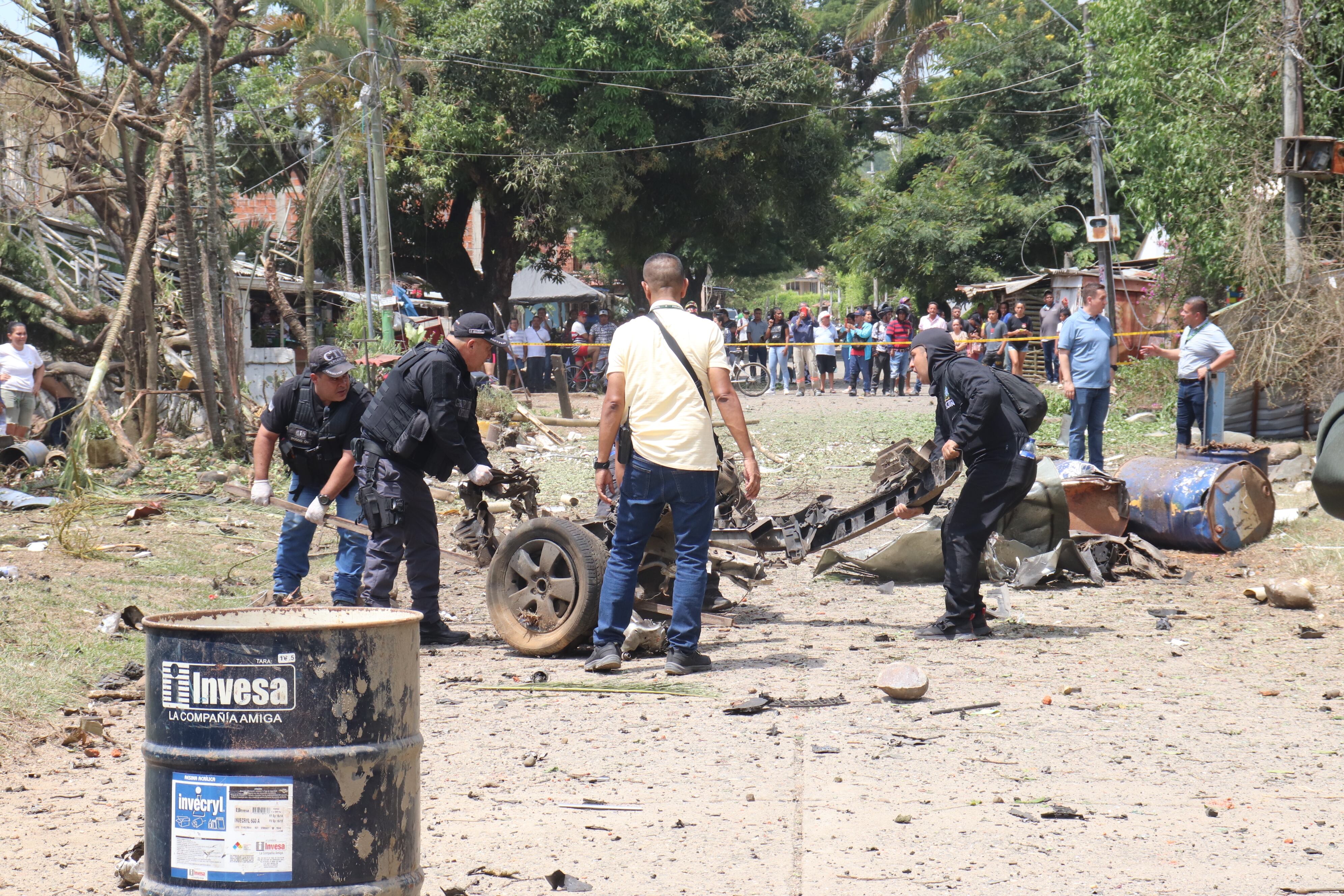 Carro bomba en potrerito Valle