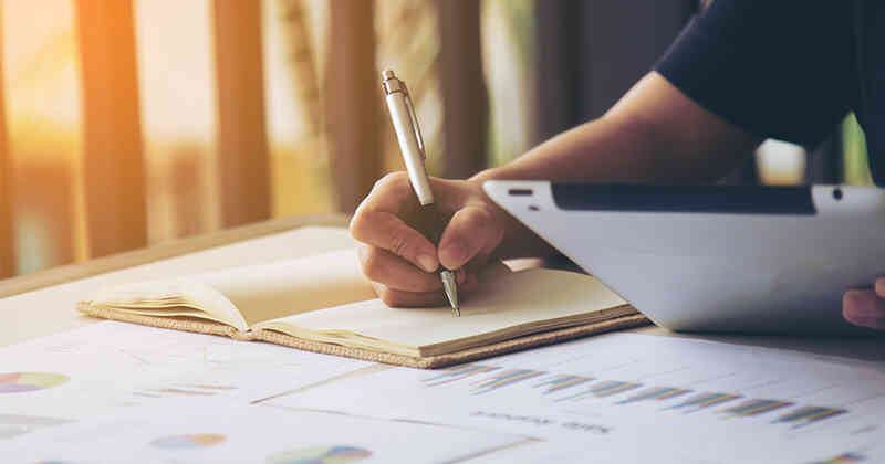 La educación virtual ha sido la herramienta que han implementado en todo el mundo para que los estudiantes no se vean en peligro de contagios; sin embargo, no todos los jóvenes tienen esta posibilidad en Colombia.