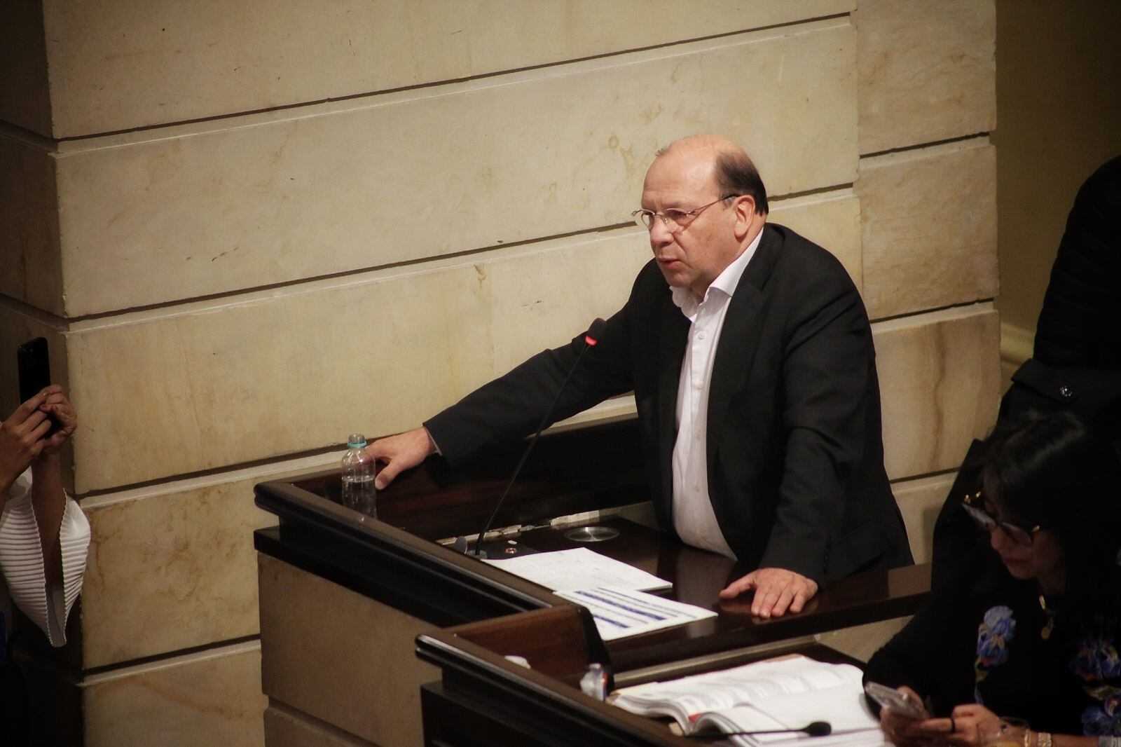 El primero en hablar fue el ministro de Hacienda, Germán Ávila.