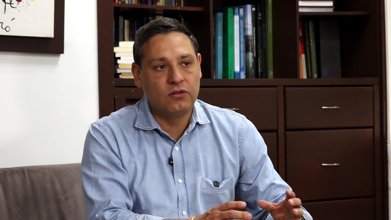 Mauricio Lizcano pre candidato presidencial.