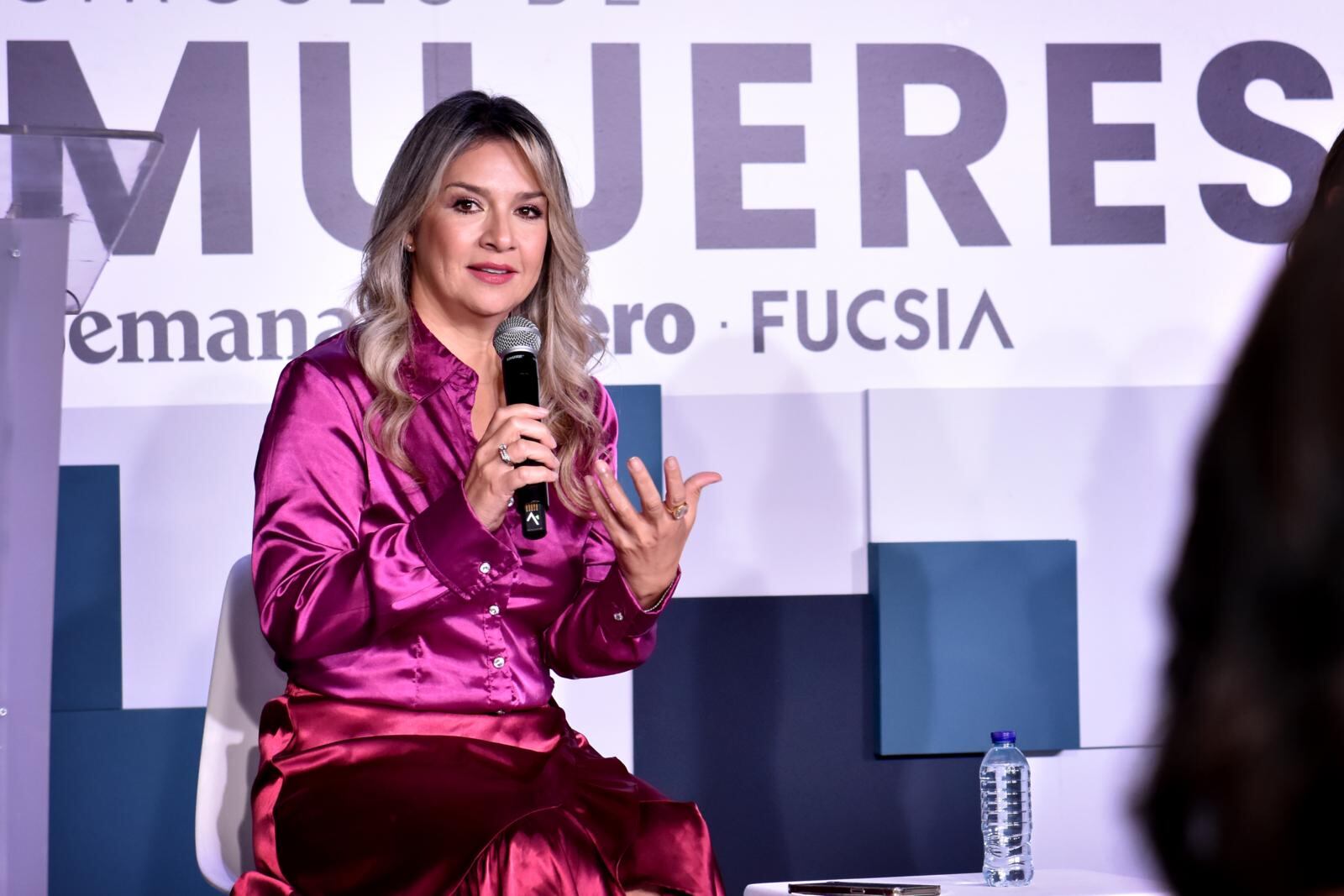 Vicky Dávila, Círculo de Mujeres