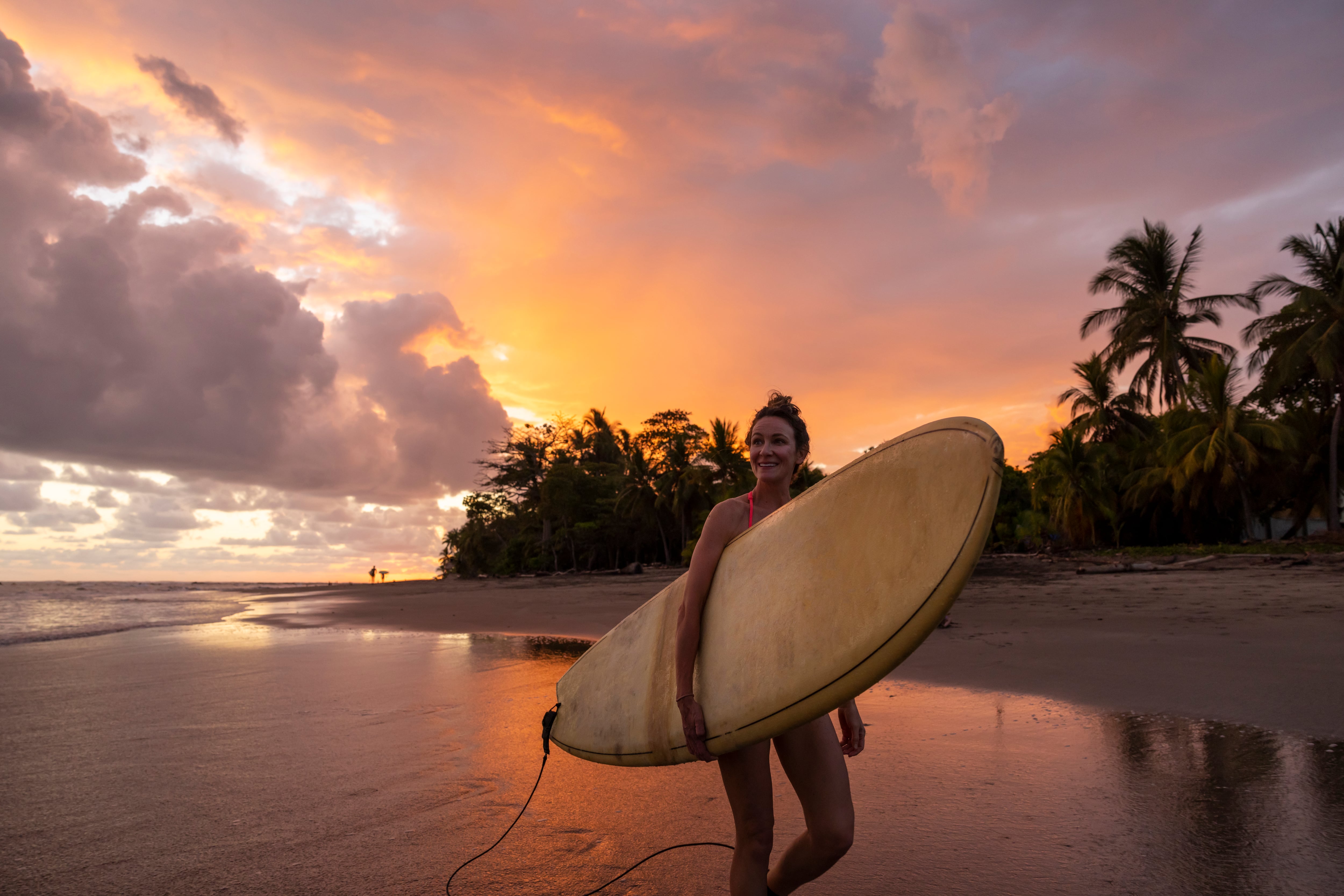 ¿Cuáles son los mejores lugares para surfear en Colombia? El país ofrece espectaculares destinos para practicar este deporte