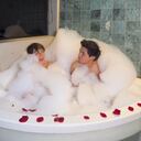 Alina Lozano y Jim Velásquez en un jacuzzi, según ellos, para limpiar la relación.