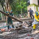 Operarios de aseo adelantan labores de recolección de residuos voluminosos y limpieza de zonas verdes y duras.